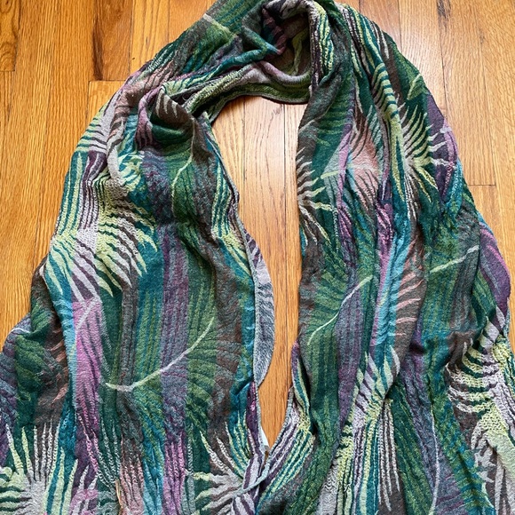 J & X women’s scarf - Picture 4 of 7